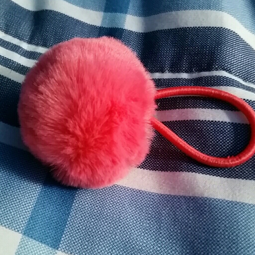 Dark pink faux fur zipper pull/hair tie